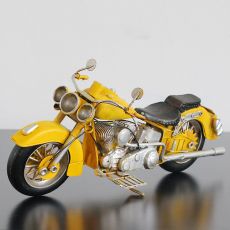 Retro model motocyklu žlutá nebo červená