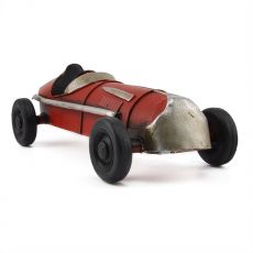 Červené závodní auto